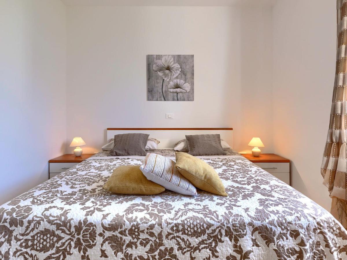 Holiday Home House Eric&Paolo By Interhome Pula Exterior photo